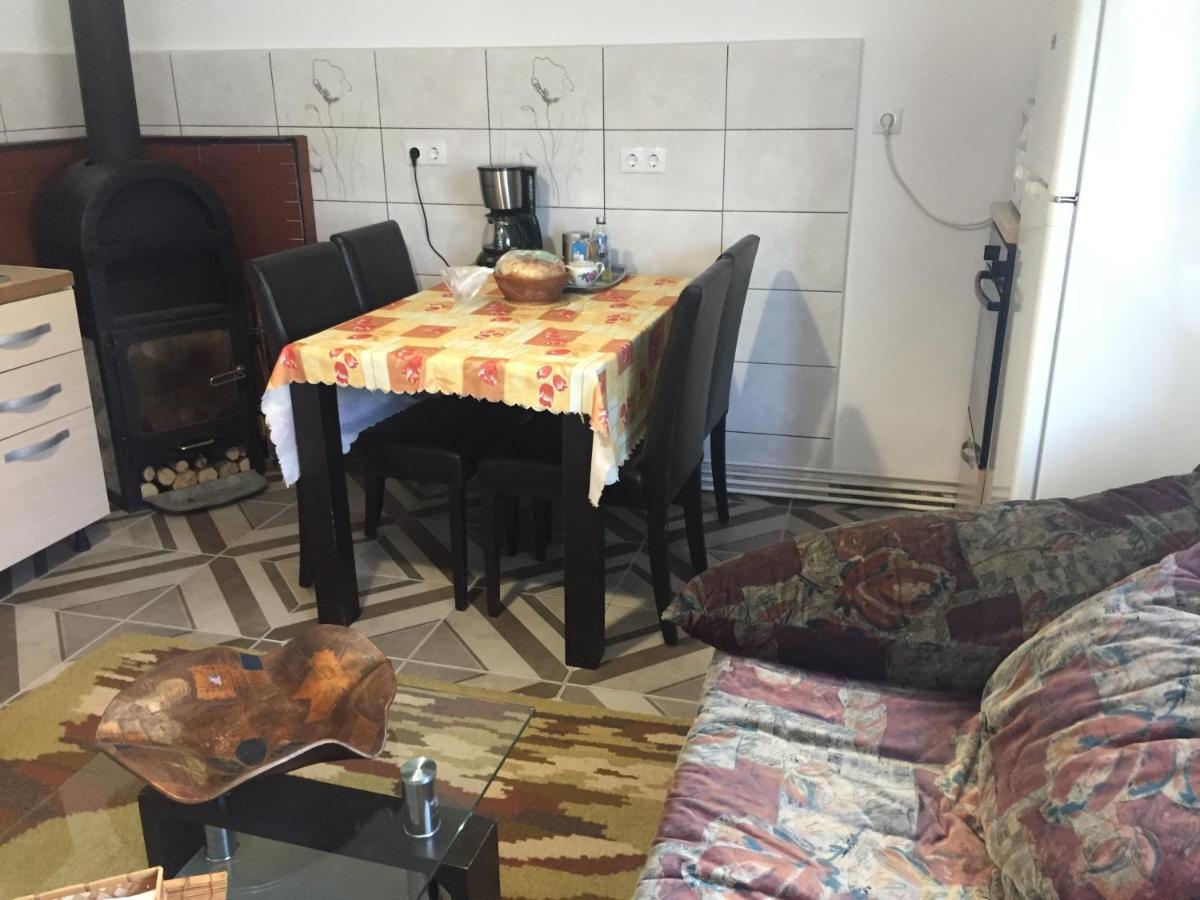 Casa Rustica Cu Terasa Villa Mediaş Eksteriør billede
