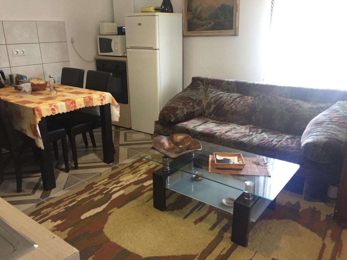 Casa Rustica Cu Terasa Villa Mediaş Eksteriør billede